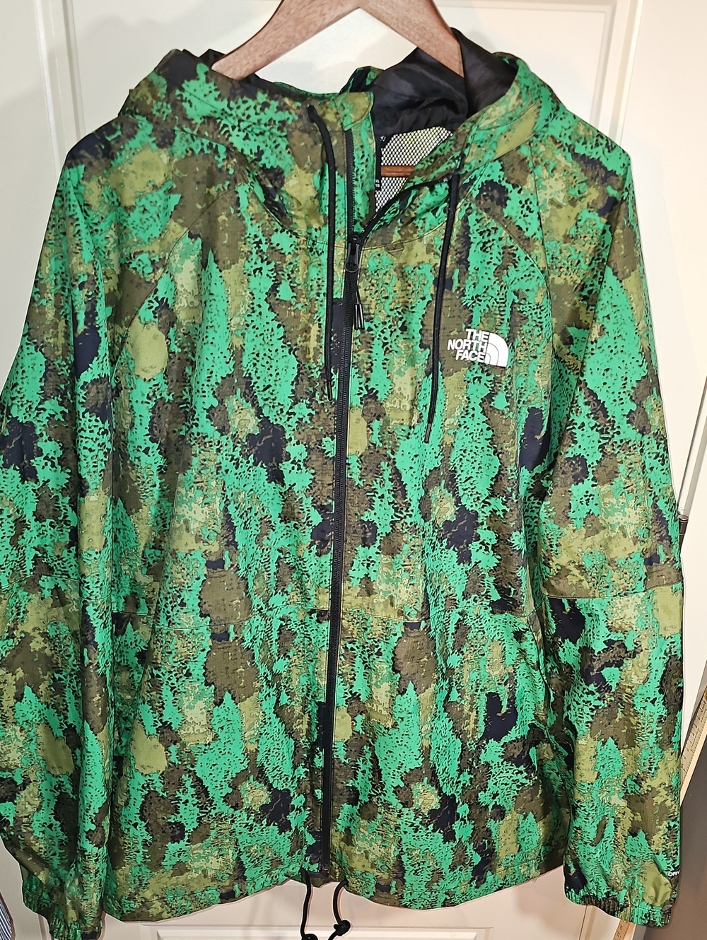 The North Face ANTORA LIMITED Green and Black Camo Hooded Jacket. SIZE XXL
